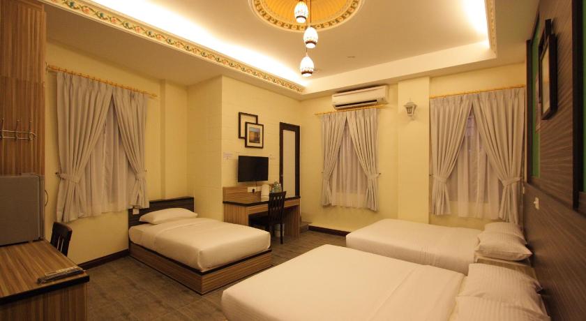 Image of Deluxe Family Room 0