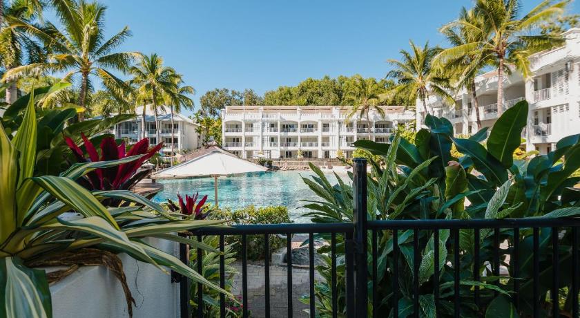The Beach Club Premium Private Apartments photo