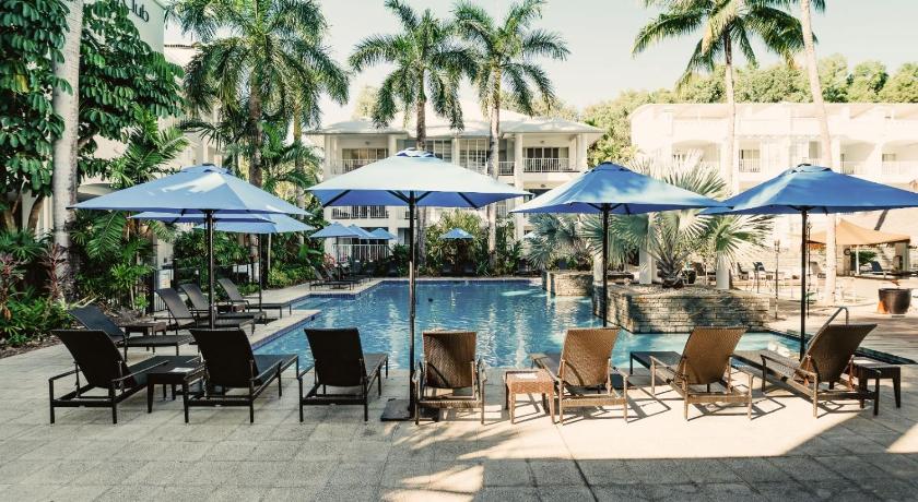 The Beach Club Premium Private Apartments photo