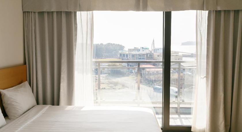 Image of Superior Ocean View Twin Room with Terrace 11