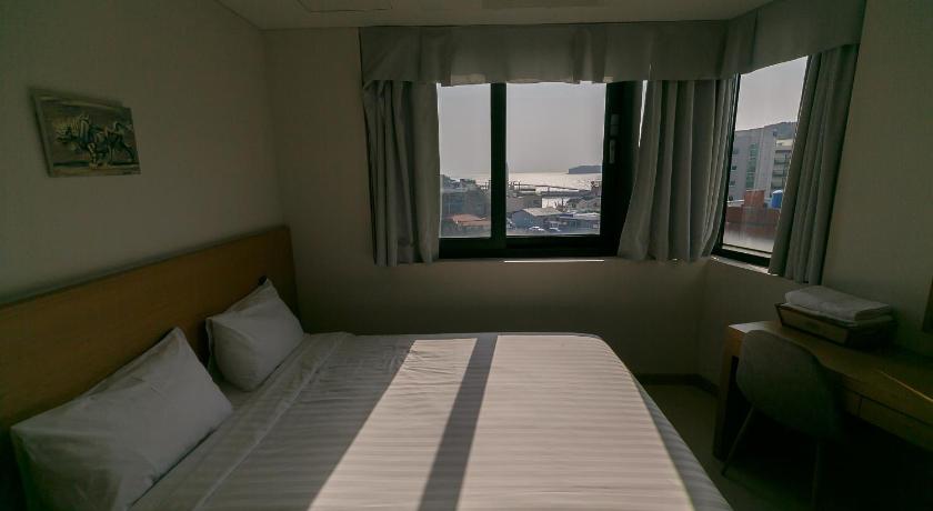 Image of Superior Double 12