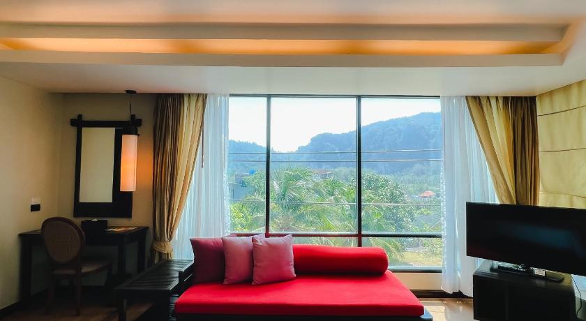 Image of Deluxe Family 5