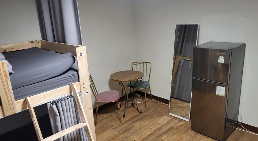 Image of Bed in 4-Bed Female Dormitory Room 8