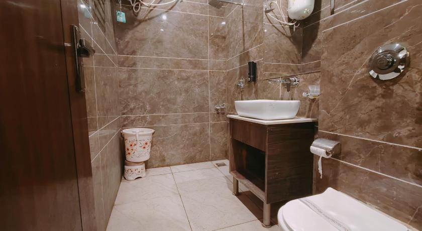 Hotel Crown Amritsar photo