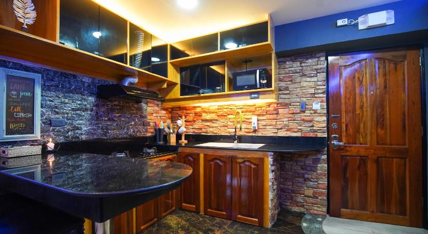 セブ ClockWorkOrange Luxury Suites 5つ星 ゲストハウス スイート