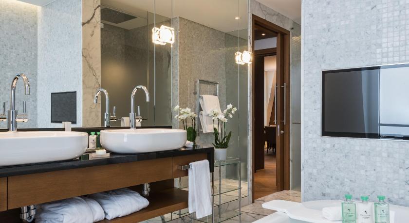 Image of Heritage Lake View Prestige Suite 4