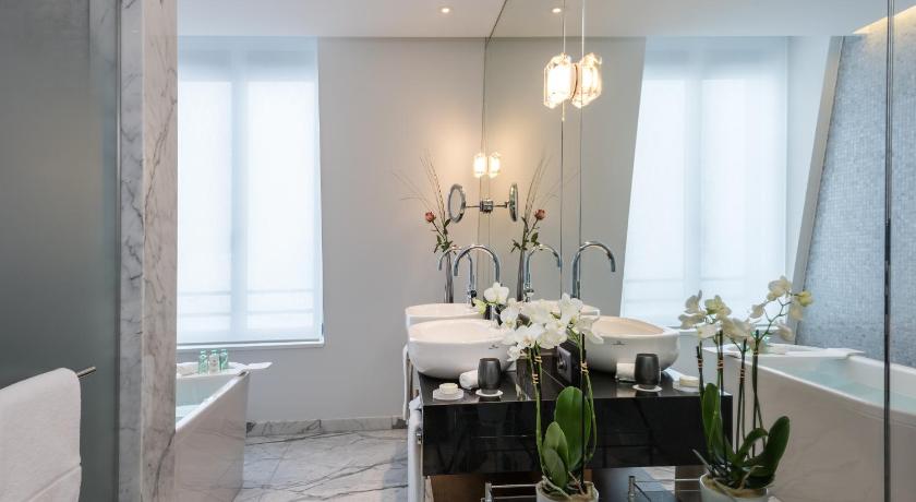 Image of Heritage Lake View Prestige Suite 2