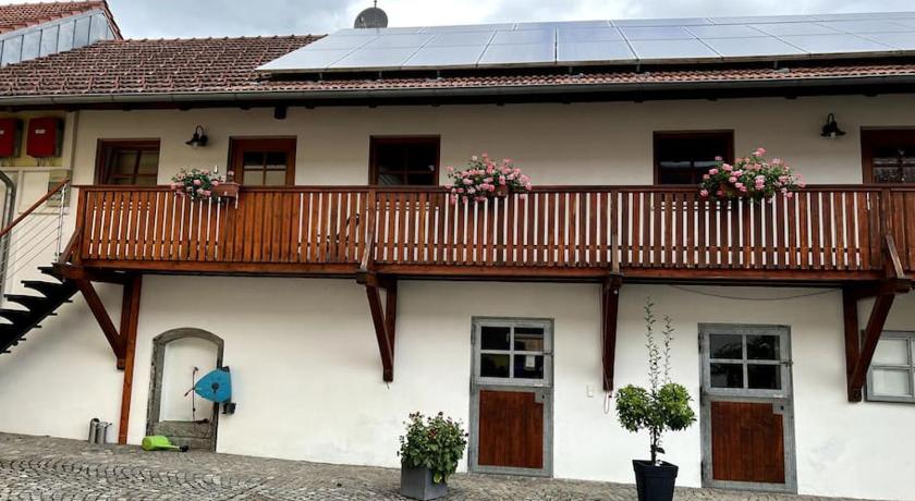 エギング・アム・ゼー Ferienwohnung Vierseithof 4つ星 ゲストハウス 外観