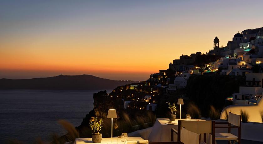 Chromata Santorini Hotel - image 4