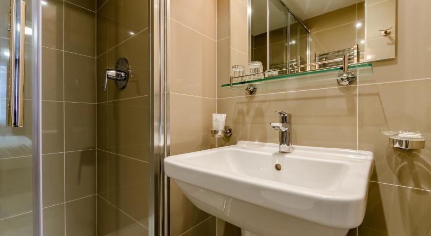 Image of Triple Room 2