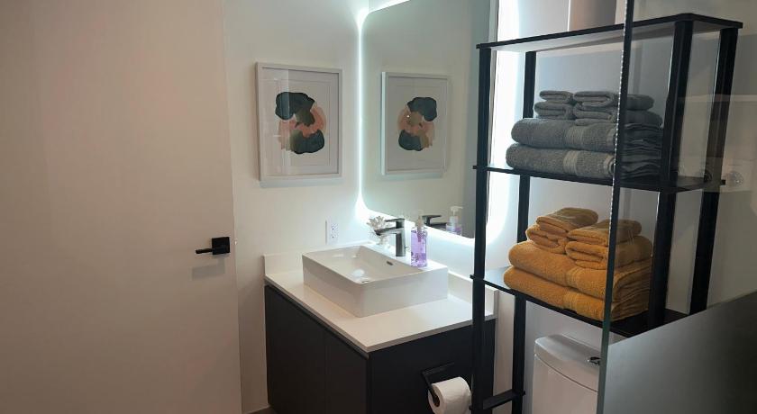 Miami (FL) Exceptional Studio with King Bed and Queen Sofa-bed 4-Star Accommodation view