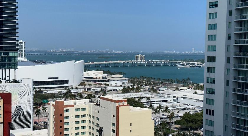 Miami (FL) Exceptional Studio with King Bed and Queen Sofa-bed 4-Star Accommodation view