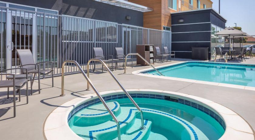 Fairfield Inn & Suites by Marriott Fresno North/Shaw Avenue photo