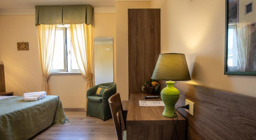 Assisi Hotel La Tavola Rotonda 1-Star Hotel room