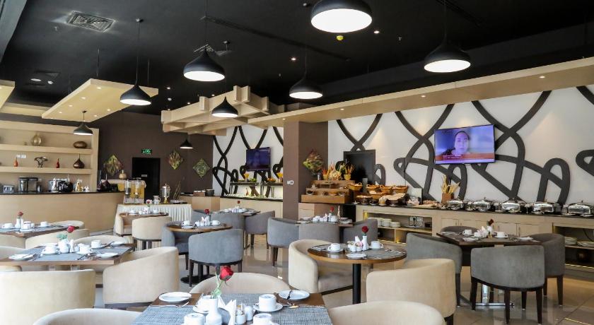 Gulf Suites Hotel Amwaj - image 5