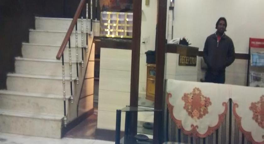 Hotel Woodland Deluxe, New Delhi photo