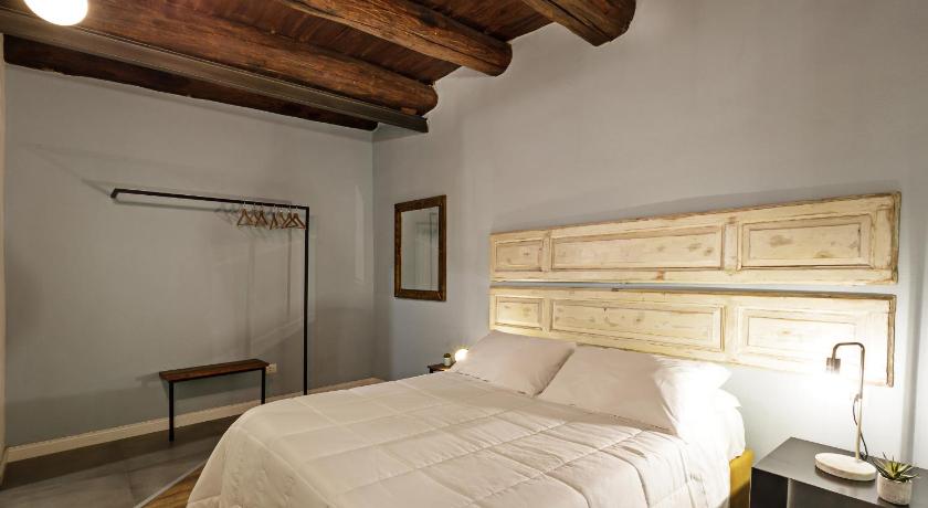 Image of Superior King Room 16
