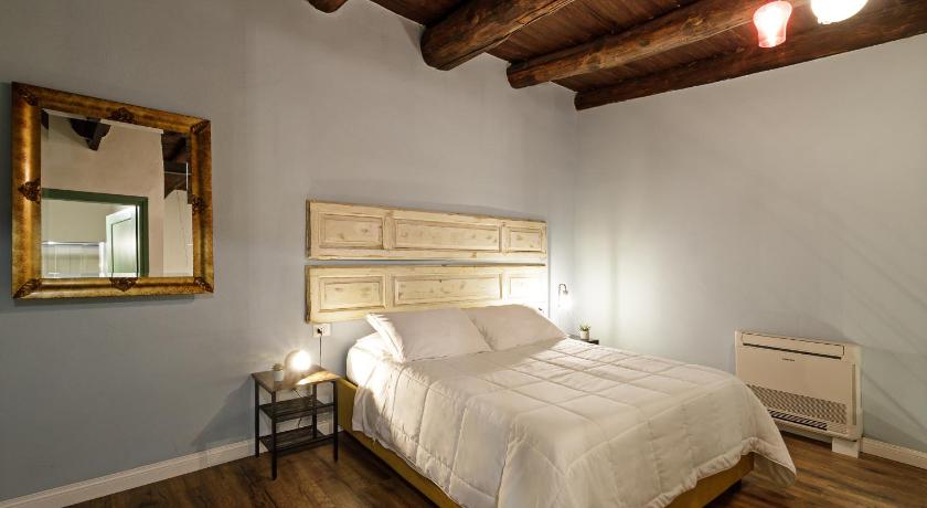 Image of Superior King Room 14