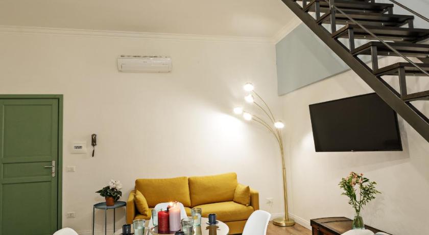 Image of Superior King Room 13