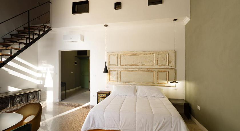 Image of Junior Suite with Balcony 5