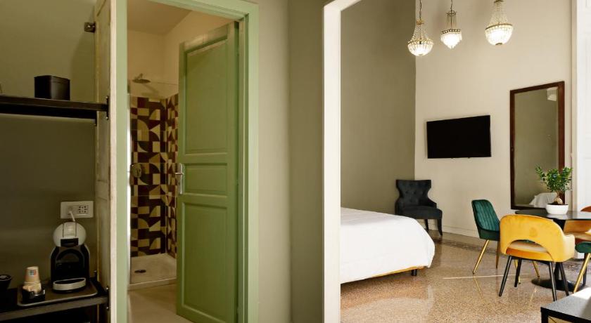 Image of Junior Suite with Balcony 9