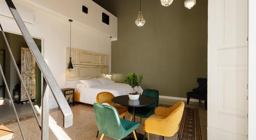 Image of Junior Suite with Balcony 4