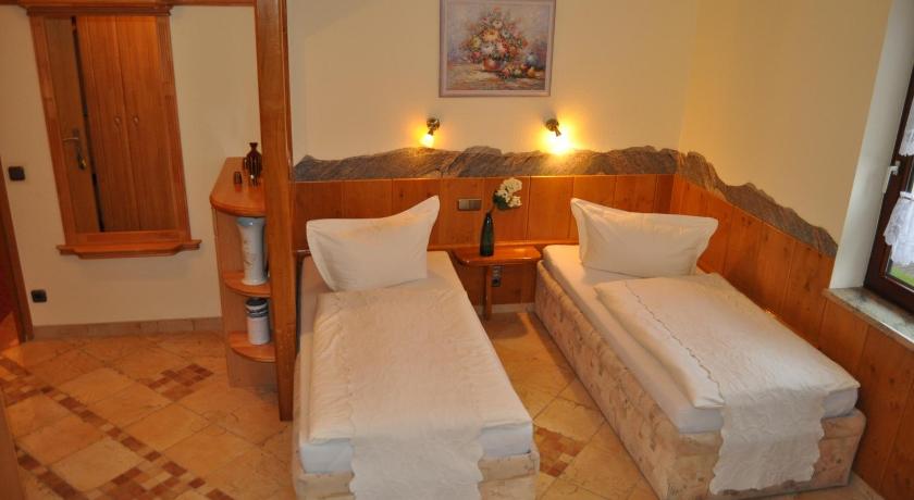 Image of Double or Twin Room 11