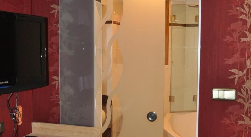 Image of Large Single Room 7