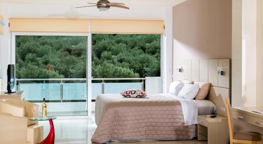 Hotel Matheo Villas & Suites