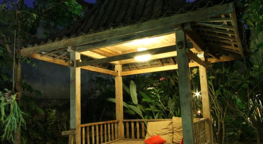 Image of Candi Deluxe 14