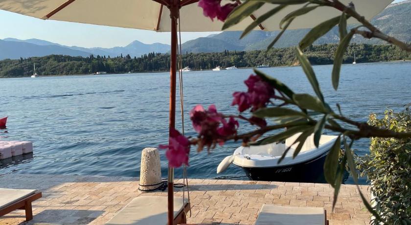 Apartments Maestral — Hotel in Tivat