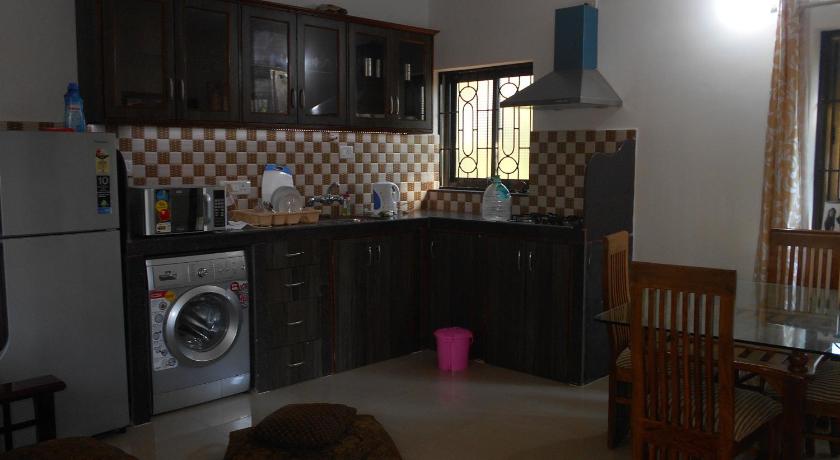 Esha Apartment photo