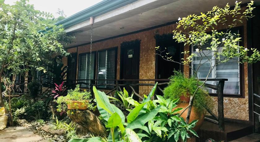 Pinaluyan Guest House - image 25