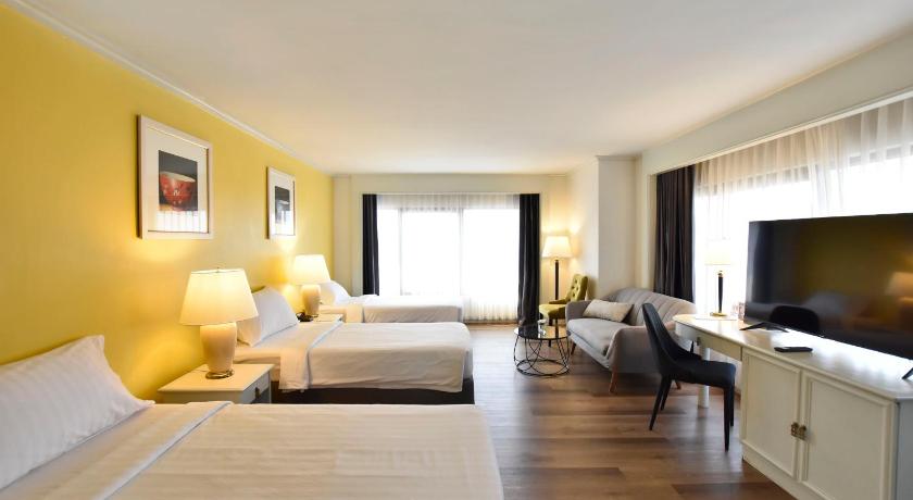 Image of Junior Suite City View 7