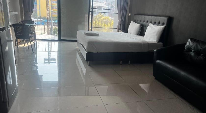 Pattaya Apsara Inn 5-Star Guesthouse pool