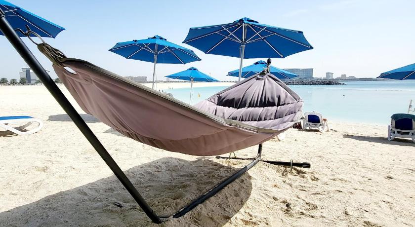 Luxurious Studio Pacific Al Marjan Island - beachfront property photo
