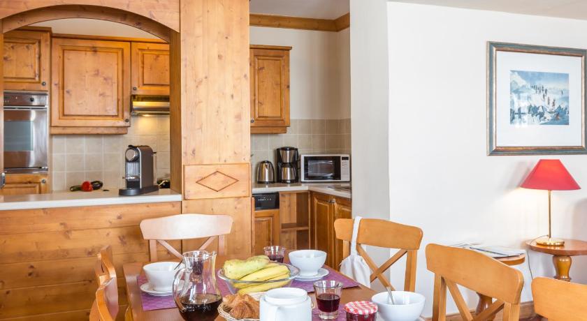 Image of Four-Bedroom Duplex Apartment - access to the ndoor pool (10 People) 5