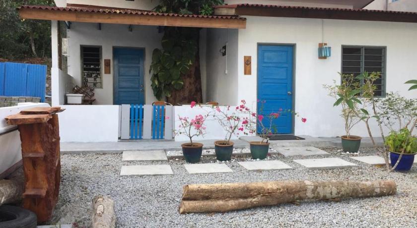 Image of Two-Bedroom Cottage 8
