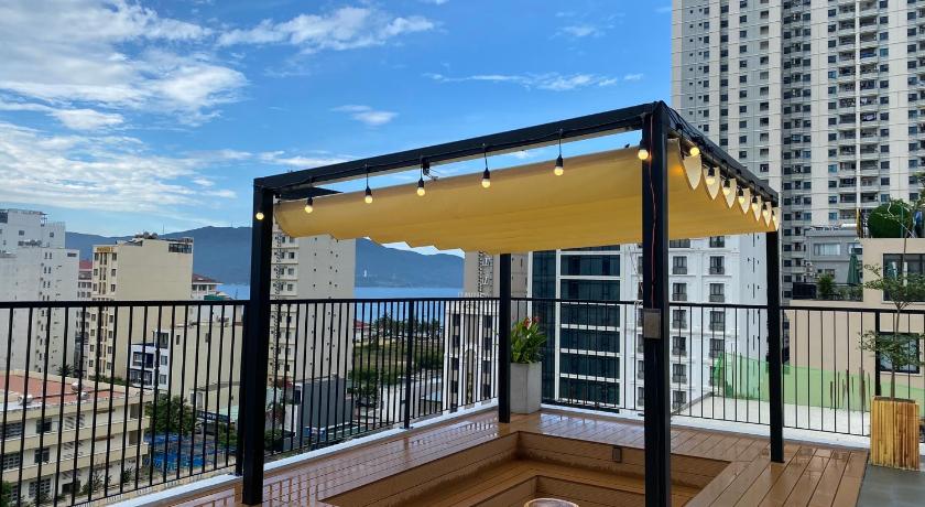 Da Nang LAGOM APARTMENT & HOTEL 3-Star Hotel pool