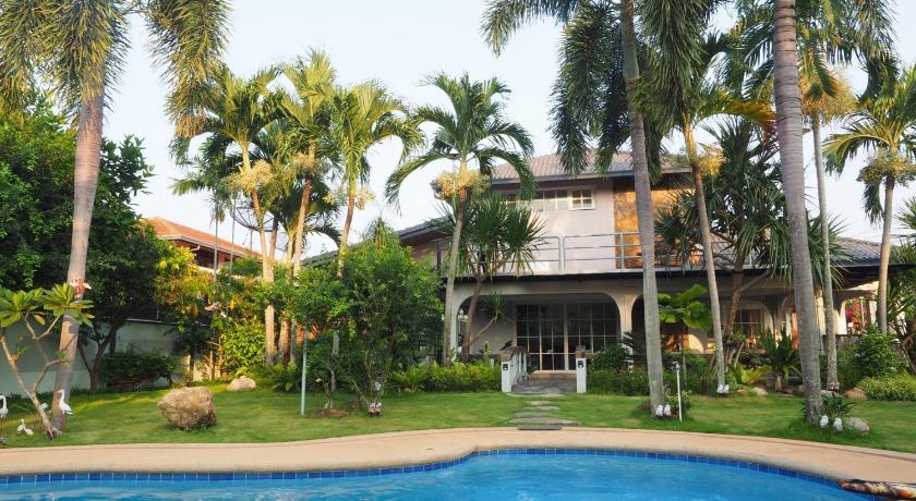 Let's Chill PoolVilla Pattaya Najomtien & Sattahip - image 11