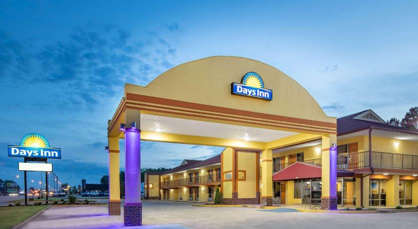 Days Inn by Wyndham Muscle Shoals Florence photo