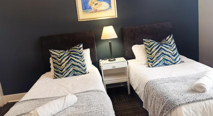 Thistle Hotel photo