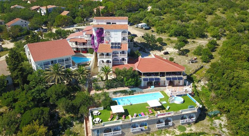 Apartments Maslina - image 2