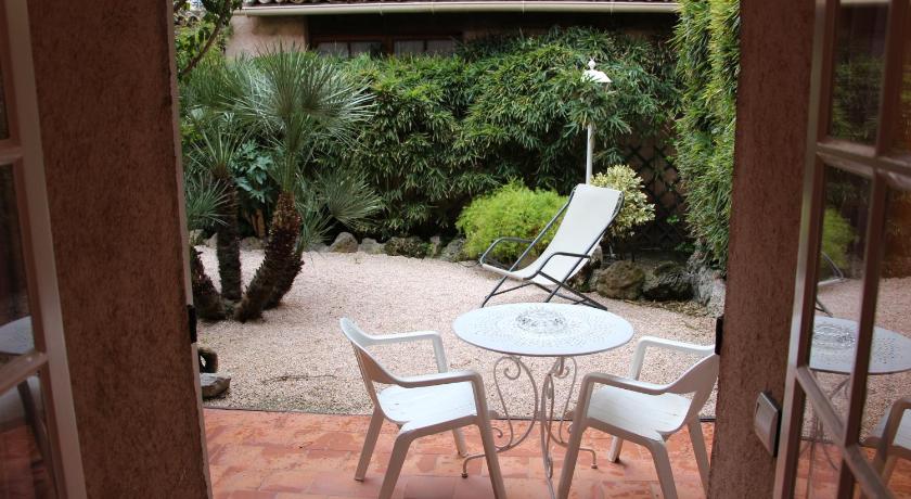 Hotel Les Palmiers photo