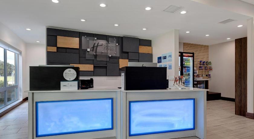 Holiday Inn Express And Suites Ann Arbor - University South photo