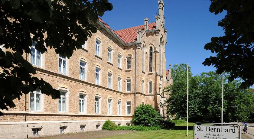 Bildungshaus St. Bernhard - Wohnen und Tagen