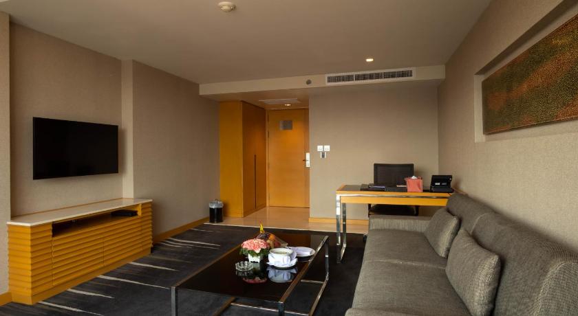 Image of Plaza Suite 10