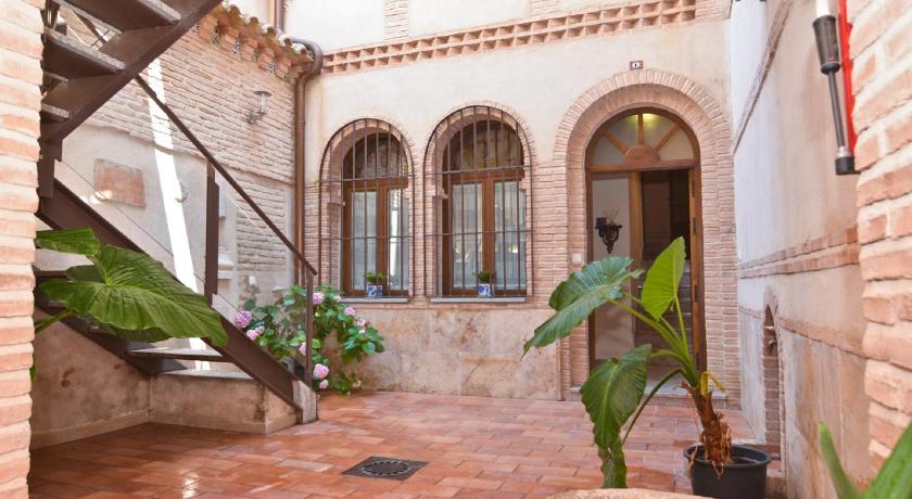 Apartamentos La Casa Del Grial photo