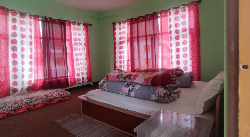 Tashi Yangphel Home Stay photo