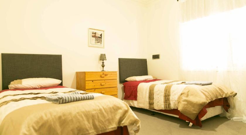 Hawthorn Holiday House photo